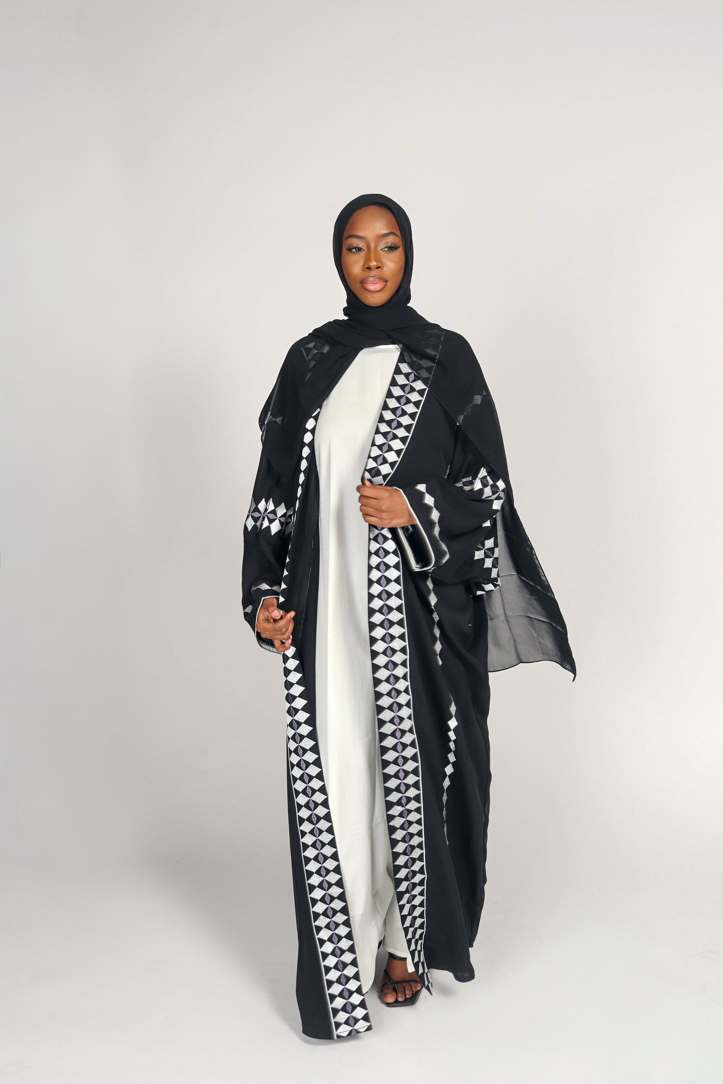 Ceta Abaya - Black & White