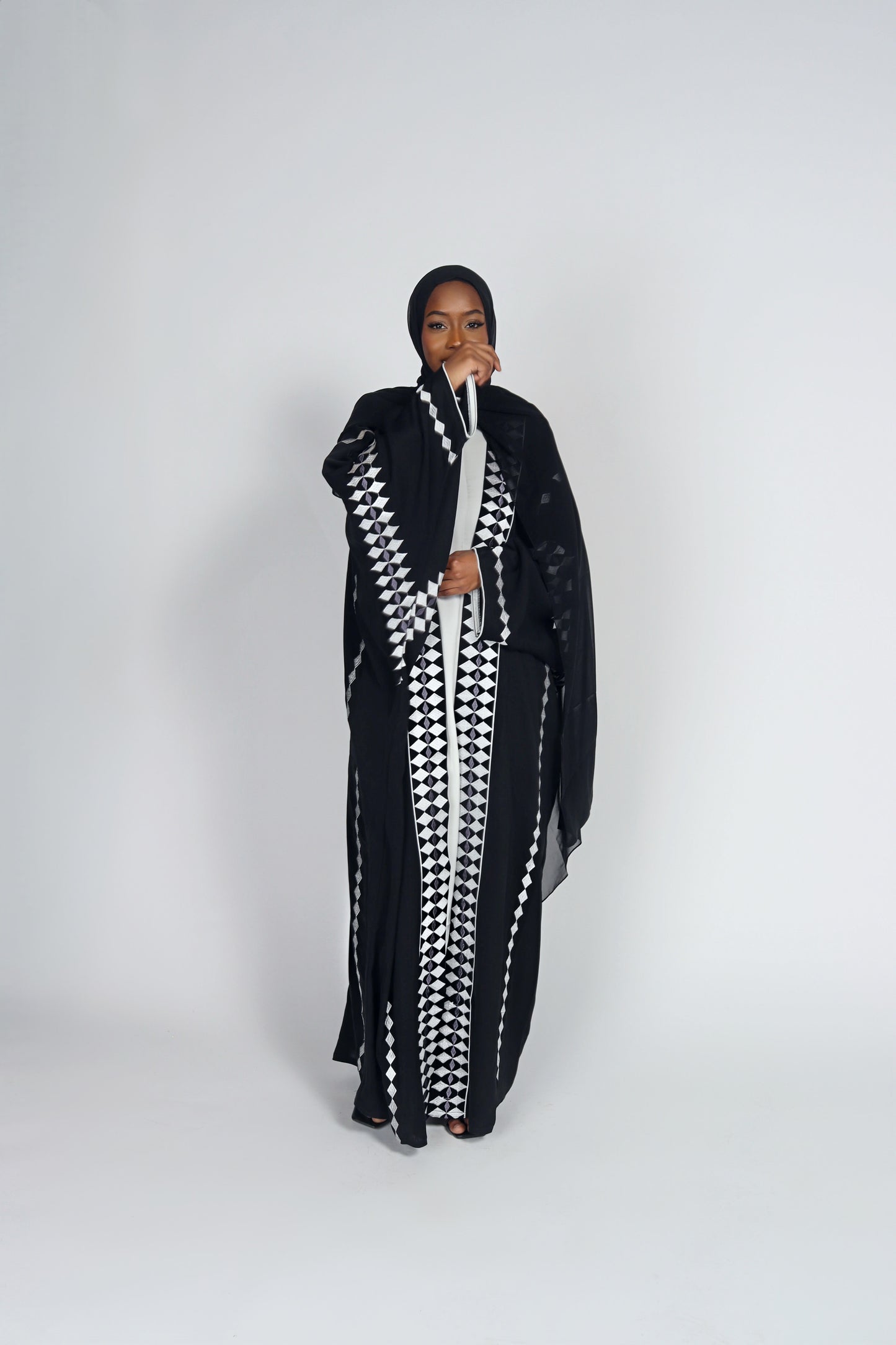 Ceta Abaya - Black & White