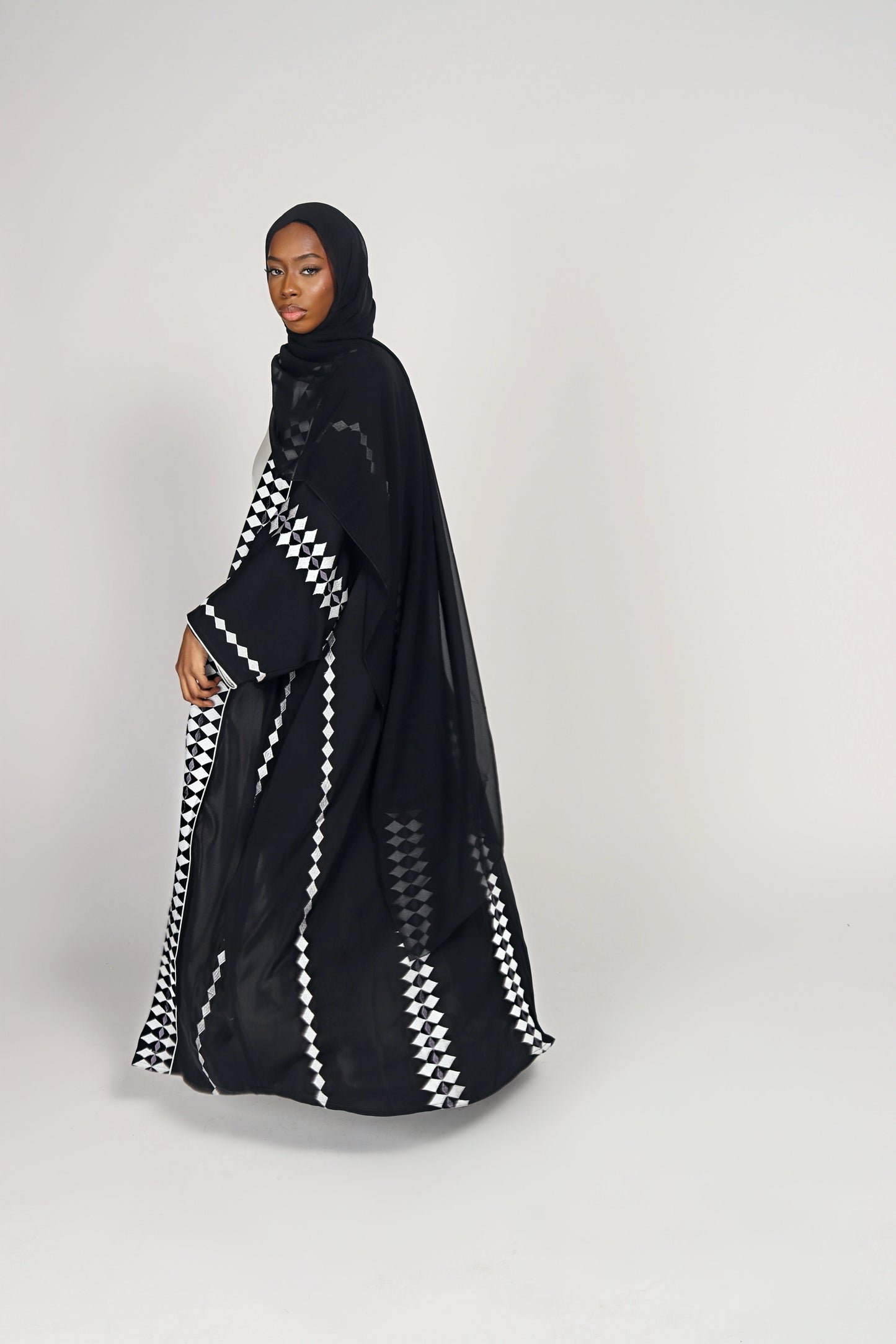 Ceta Abaya - Black & White