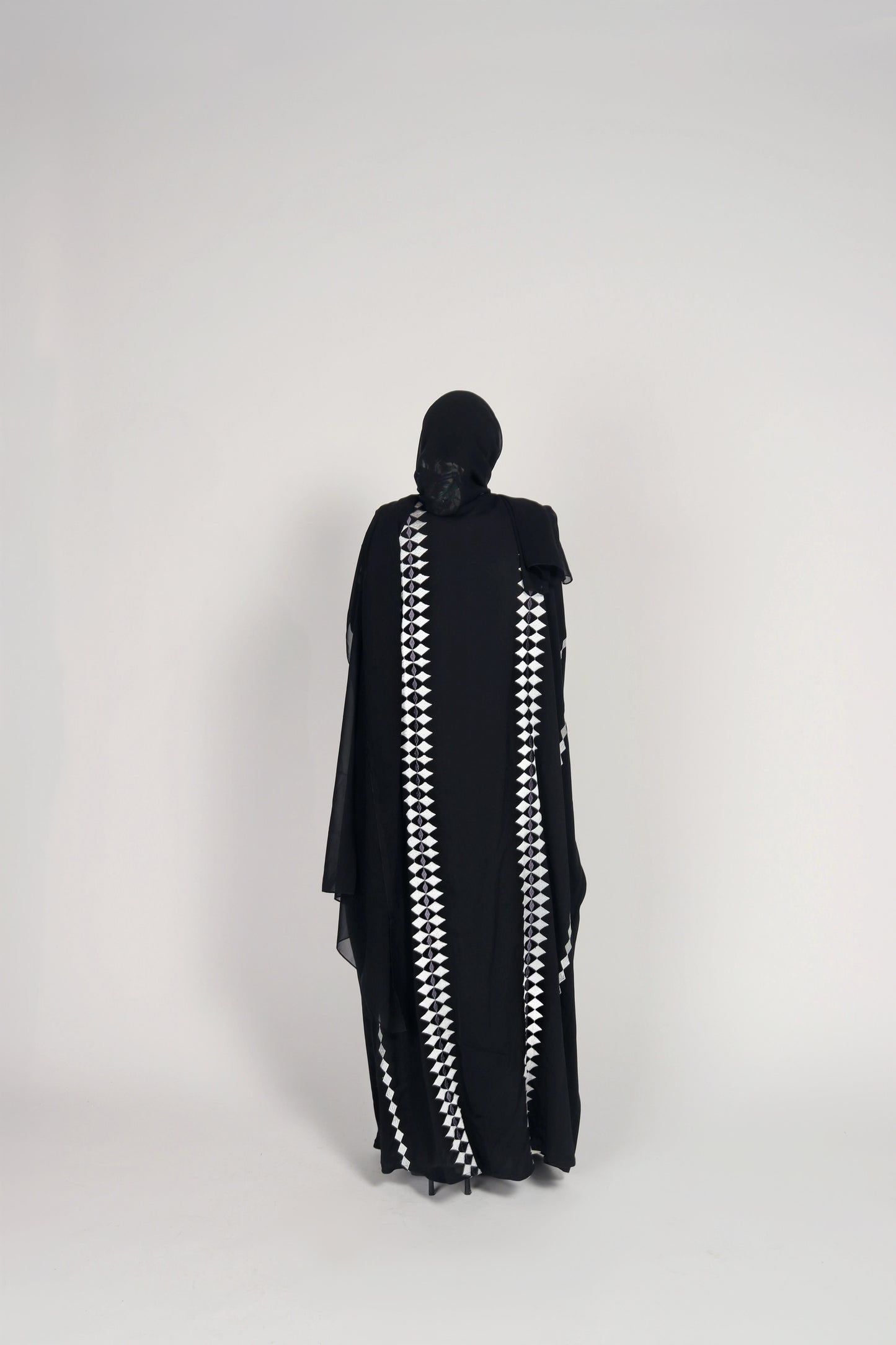 Ceta Abaya - Black & White