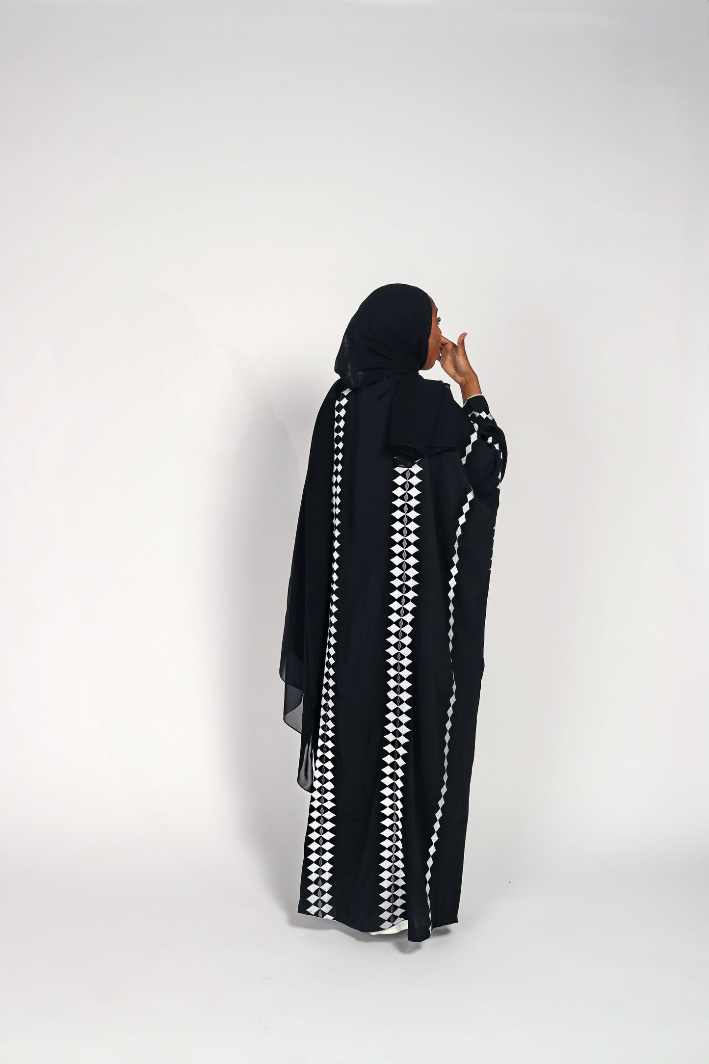 Ceta Abaya - Black & White