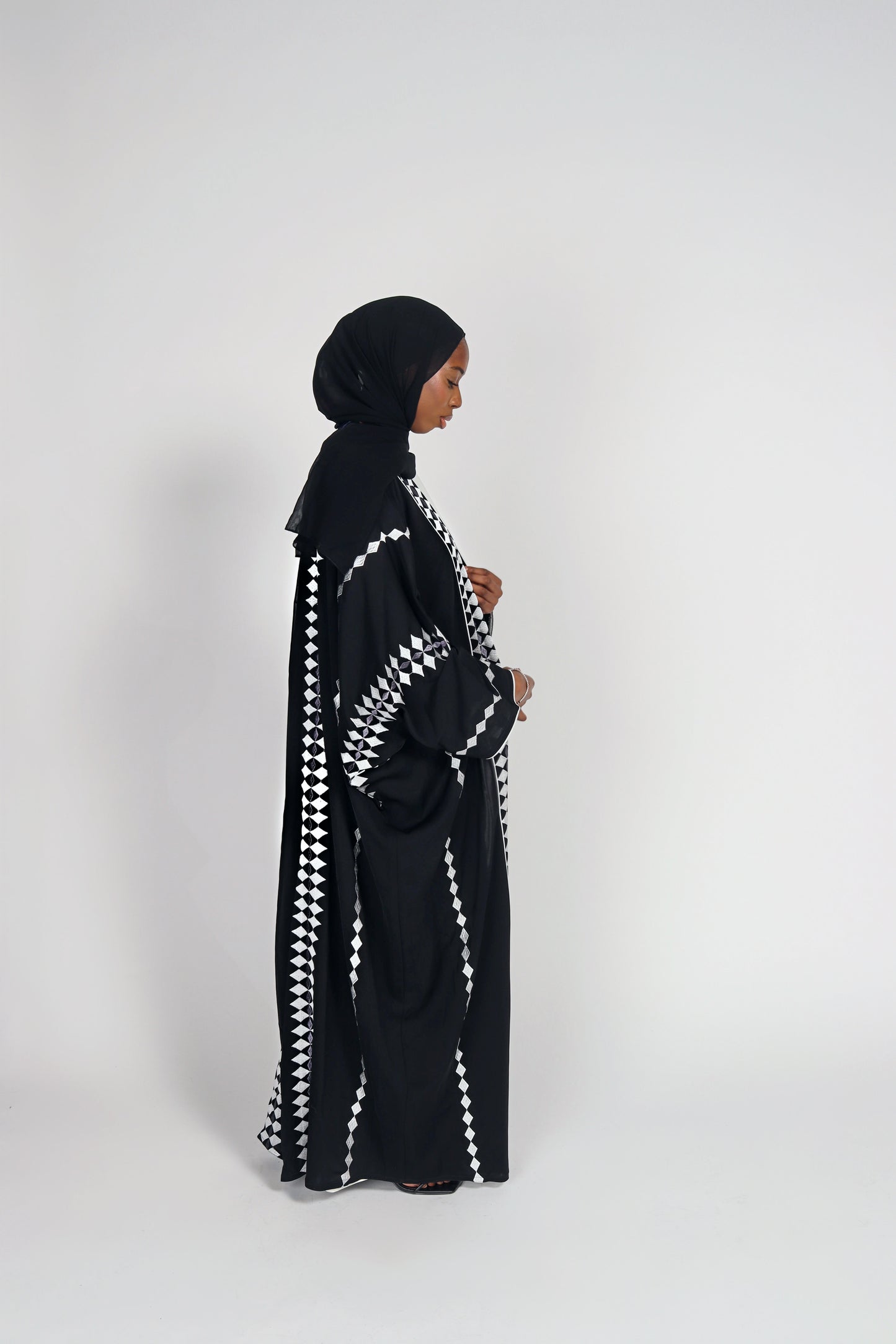 Ceta Abaya - Black & White