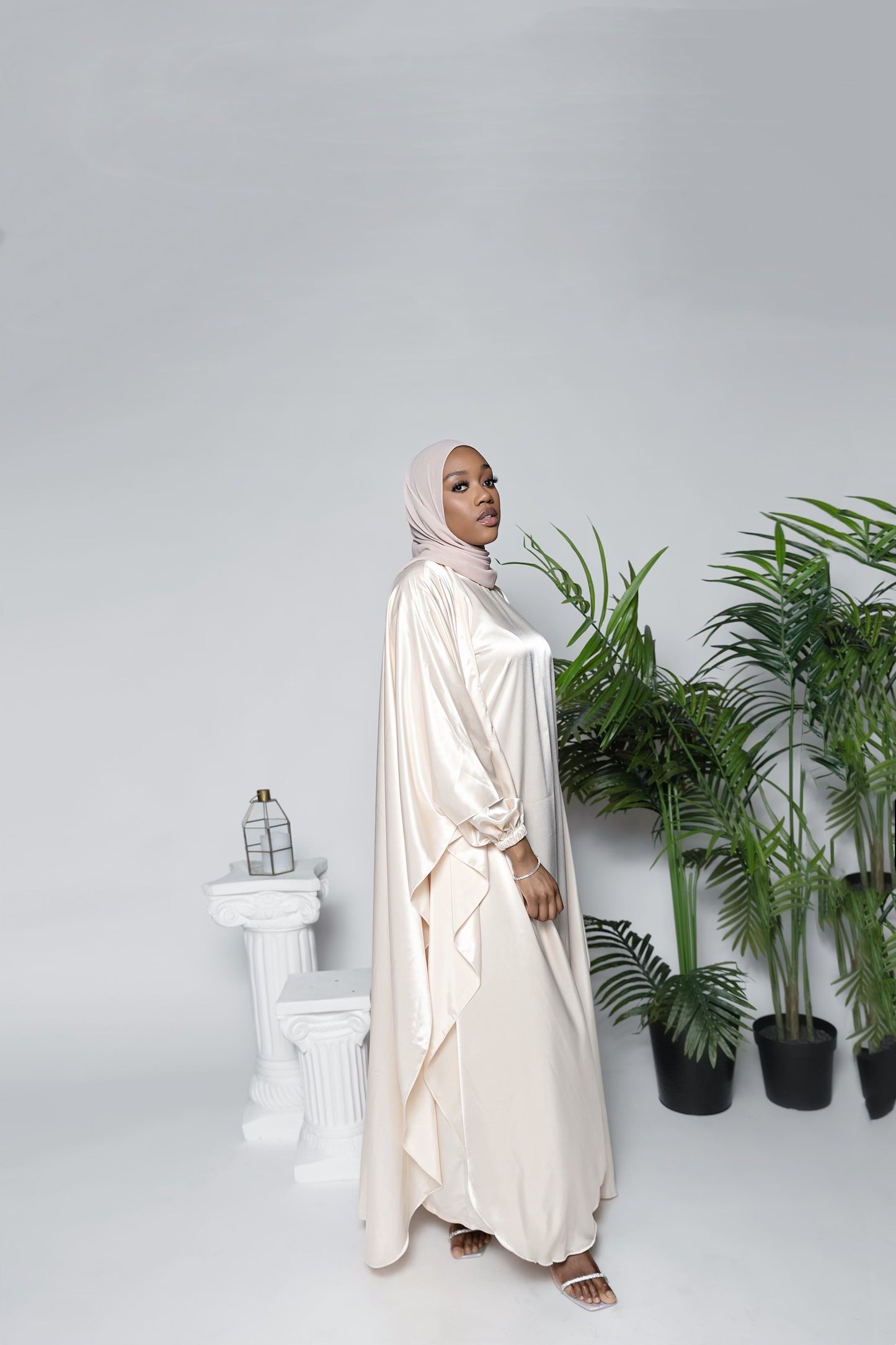 Iyra Abaya - Beige