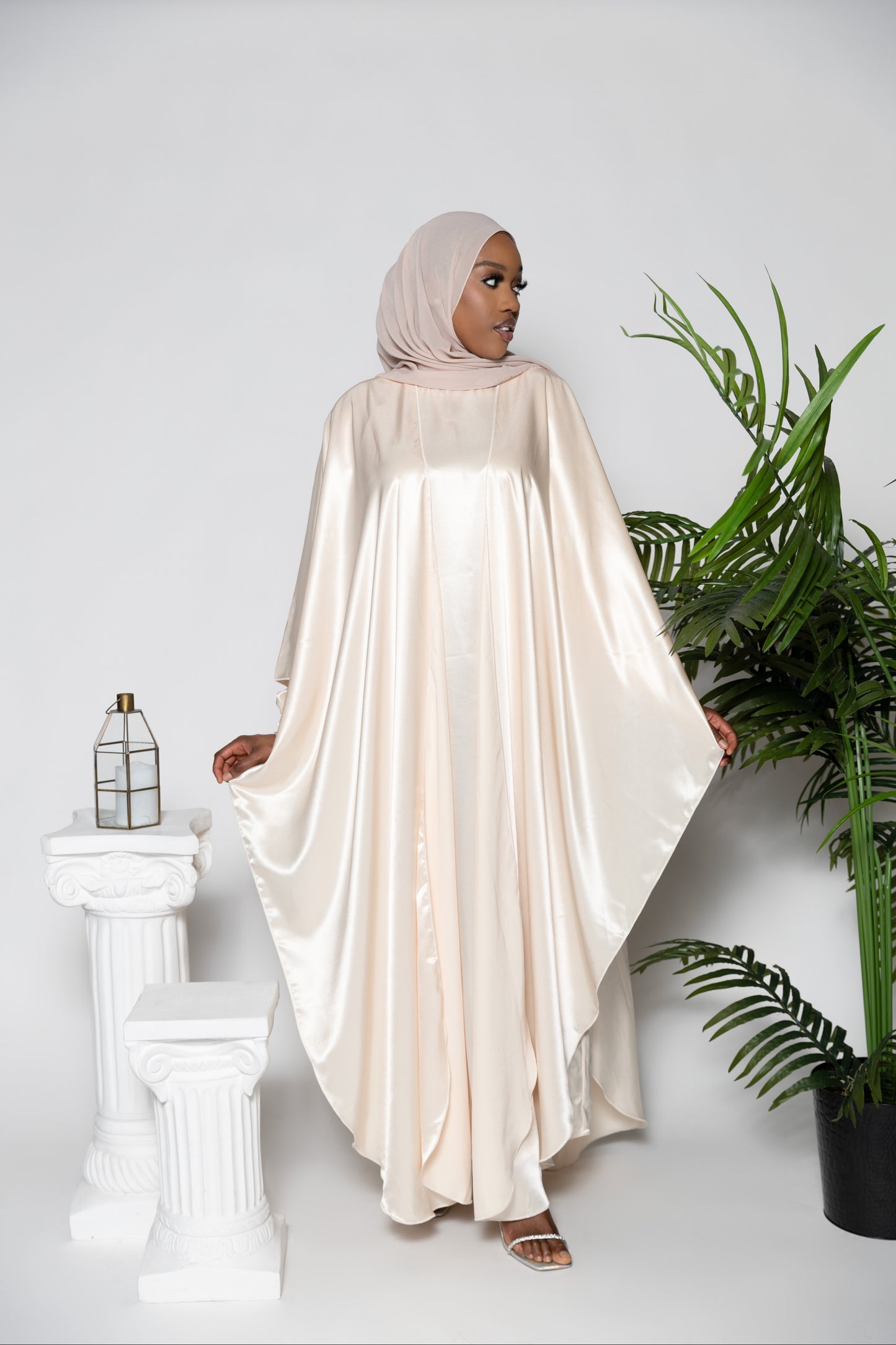 Iyra Abaya - Beige