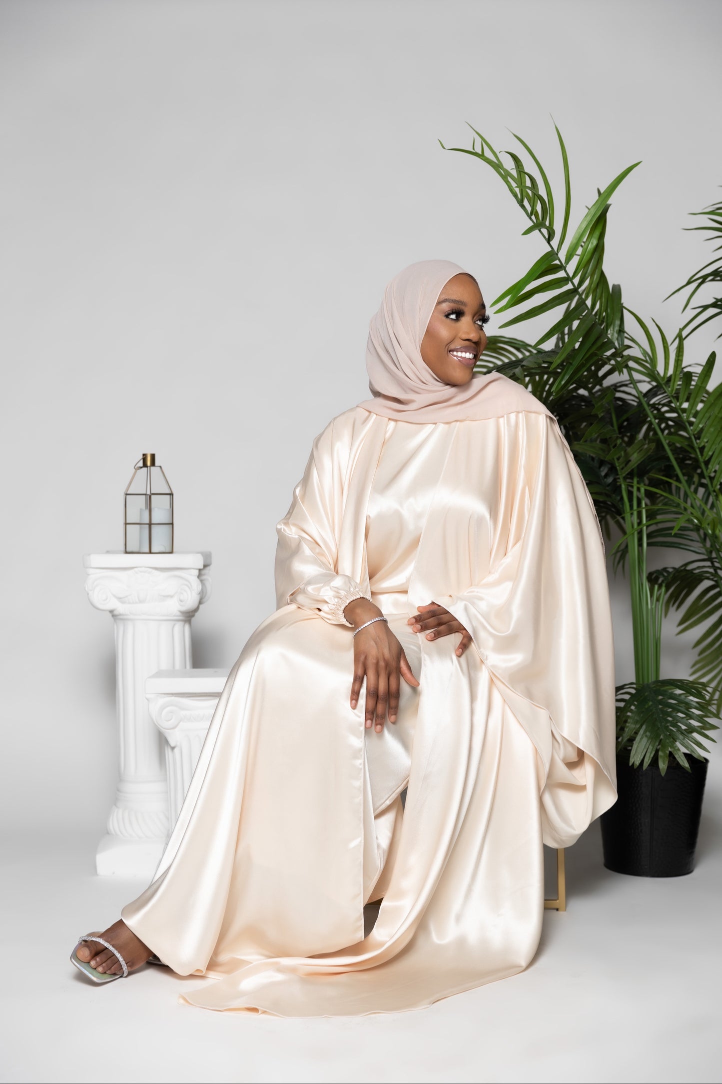 Iyra Abaya - Beige