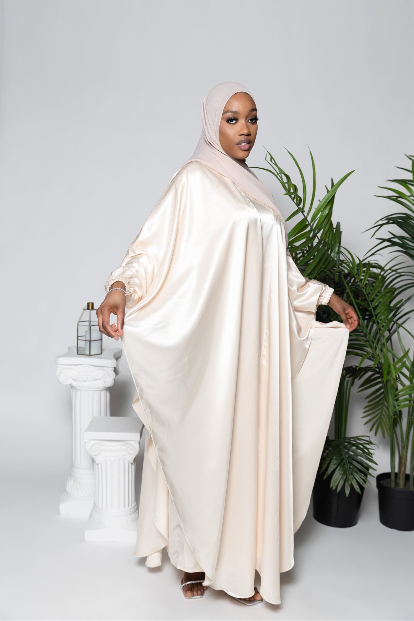 Iyra Abaya - Beige