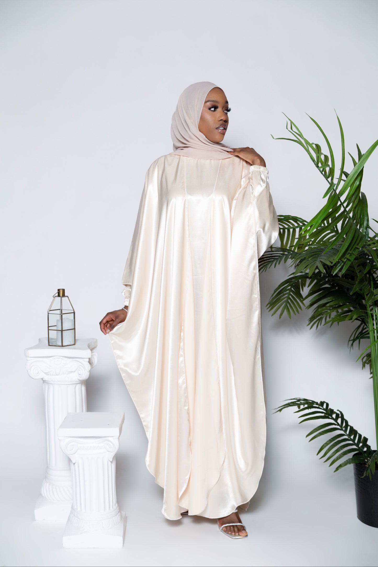 Iyra Abaya - Beige